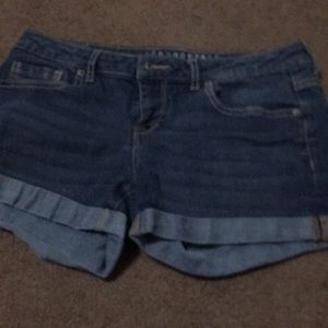 dark washed jegging shorts